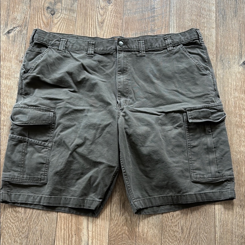 Carhartt | Size 46 Men's Cargo Shorts in Dark Green